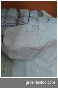 pesan jas lab farmasi
